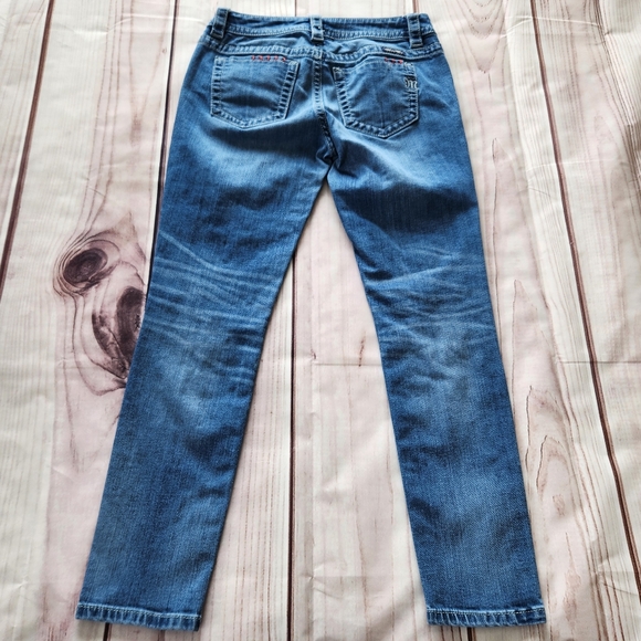 Miss Me "Mid-rise Skinny" Embroidered Floral Patch Blue Jean | Women's Size 27 - Picture 6 of 11
